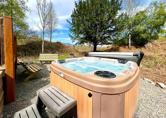 克雷克山谷假日公园 *